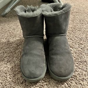 grey uggs